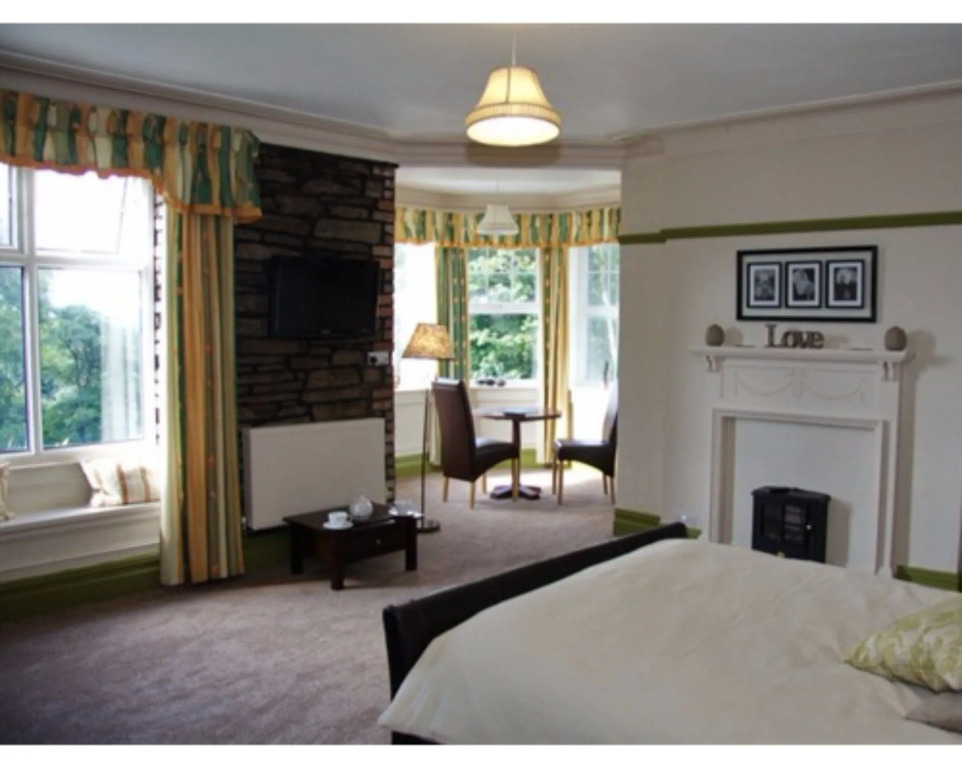 Broadway Country House