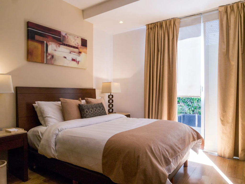Ventura Hotel & Suites