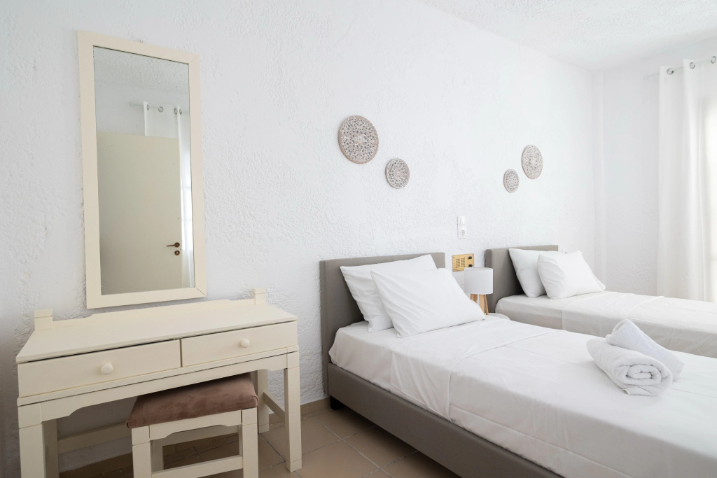 Hesperia Apartments by Estia