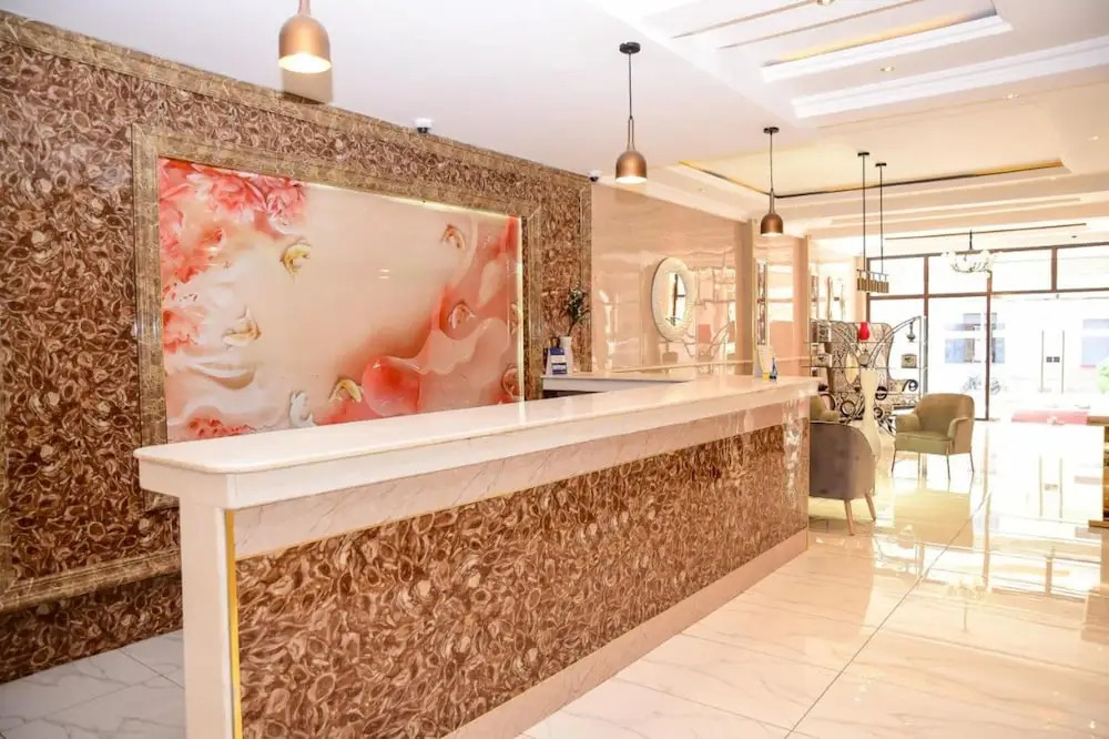 LA BEILA HOTEL MERU