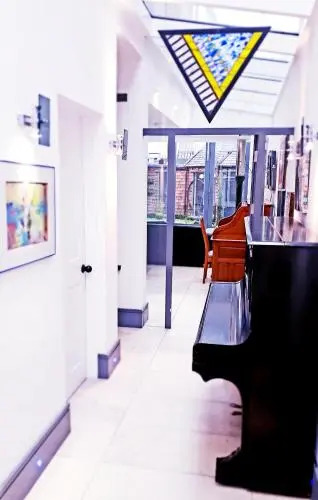 Lake Street Self-Contained Studios