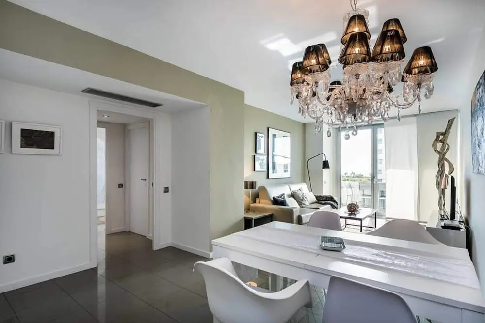 Stylish 2bed/2bath With Swimming Pool