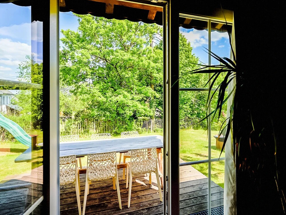 Pleasant Holiday Home in Weywertz Near the Lake