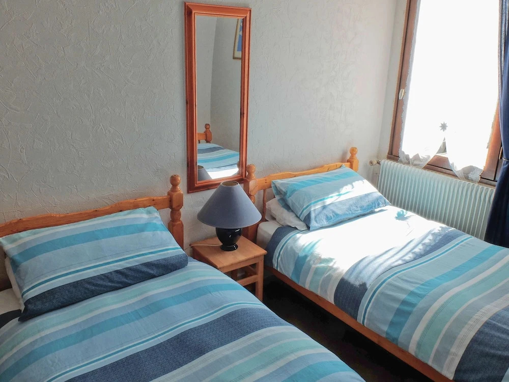 Spacious Holiday Home in Anglars-nozac With Swimming Pool