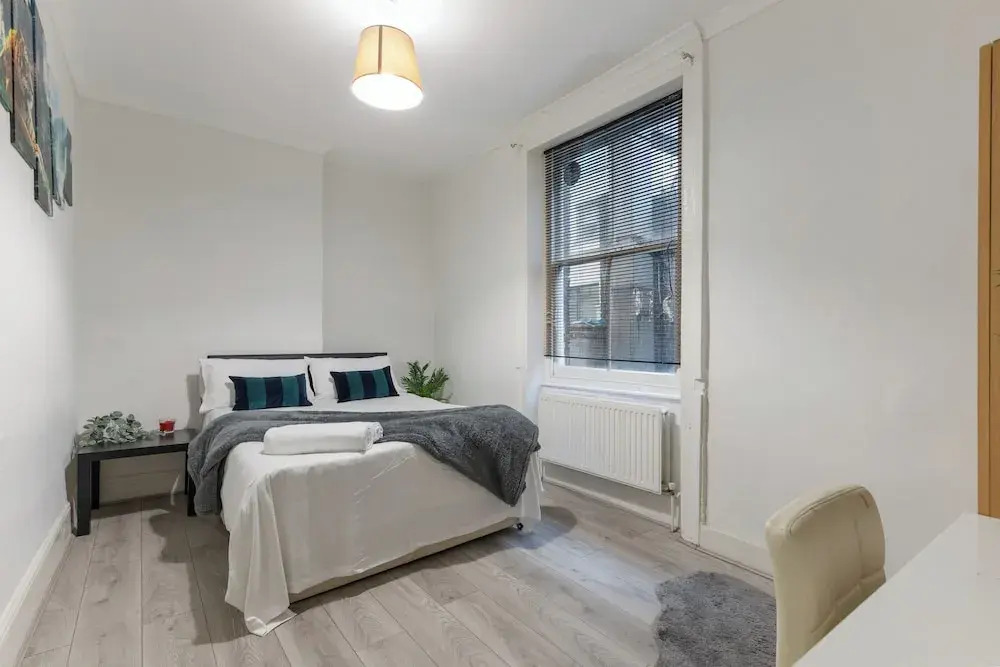 City Escape London - Spacious 4 Bedroom House