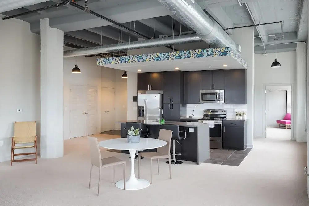 Spacious 1BR with Free Parking | Zen@Boss