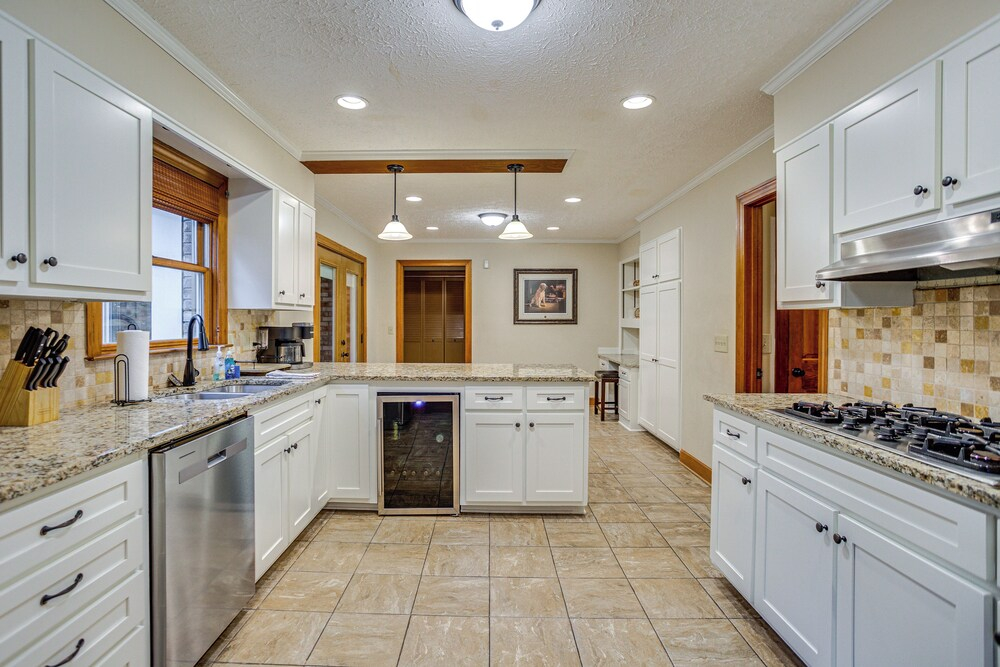 Large Dahlonega Home, Ideal for Family Gatherings!