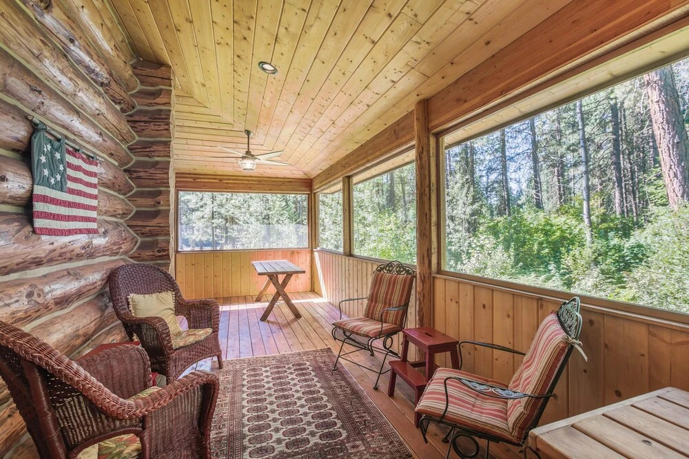 Arrowhead Lodge