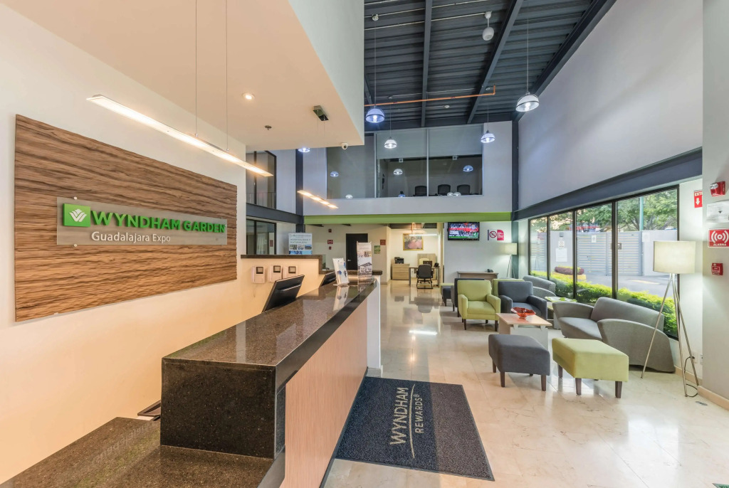 Wyndham Garden Guadalajara Expo Plaza del Sol