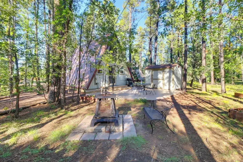 A-frame Cabin w/ Deck & Grill in Pinetop!