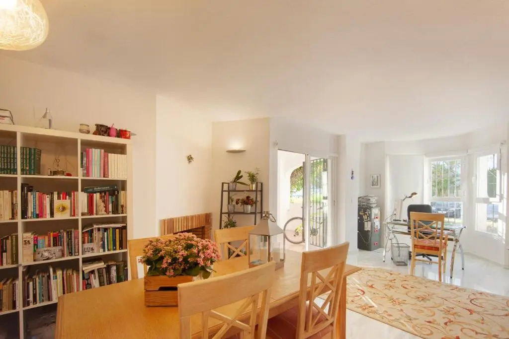 Ground floor apartment los Naranjos 8