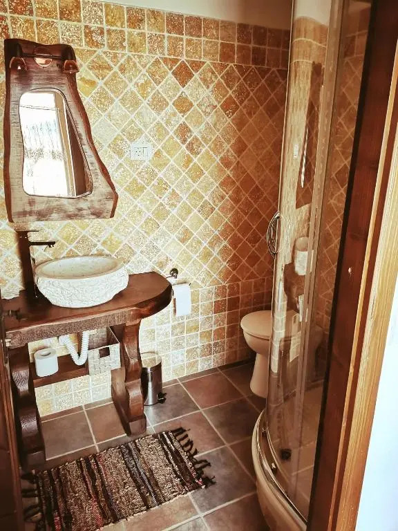 CASA de POVESTE