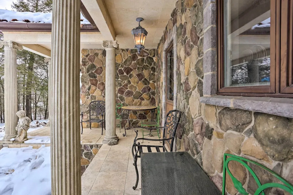 1 Mi to Lake Wallenpaupack: Spacious Poconos Villa