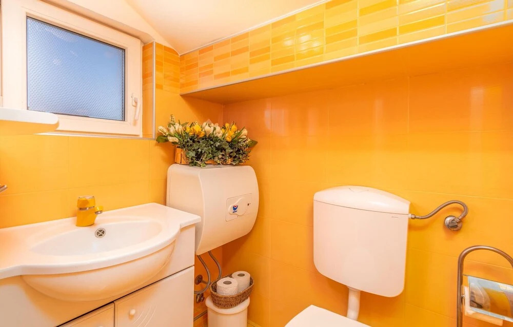 Beautiful Apartment in Vantacici With Wifi