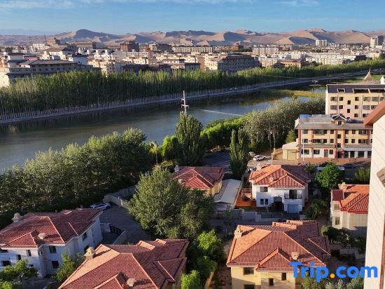 Gardenhouse villa B&B of  DunHuang