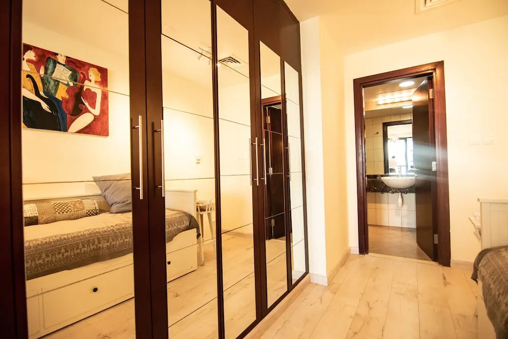 Lux BnB I X1 Tower I Golf Course & Sea Views