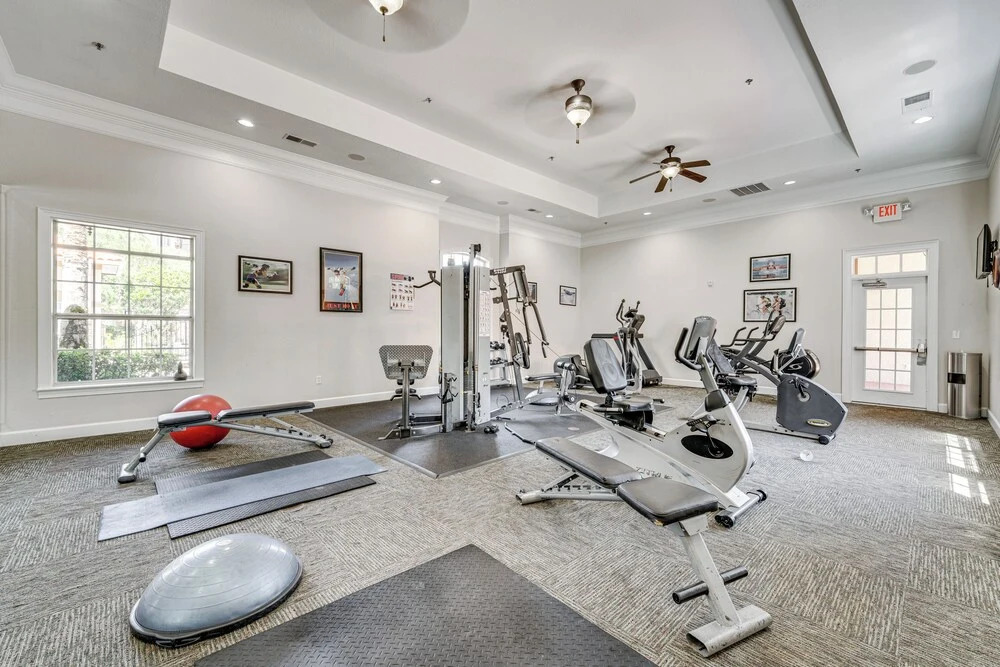 10 Mi to Disney World: Modern Condo w/ Resort Pool