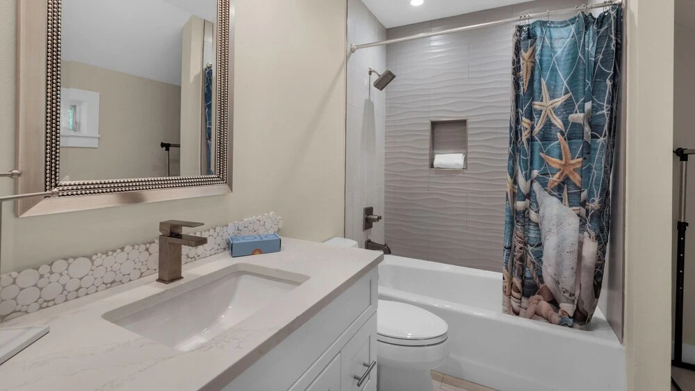 Private Pool, 3 Minutes to the Beach, Hidden Oasis in BMB