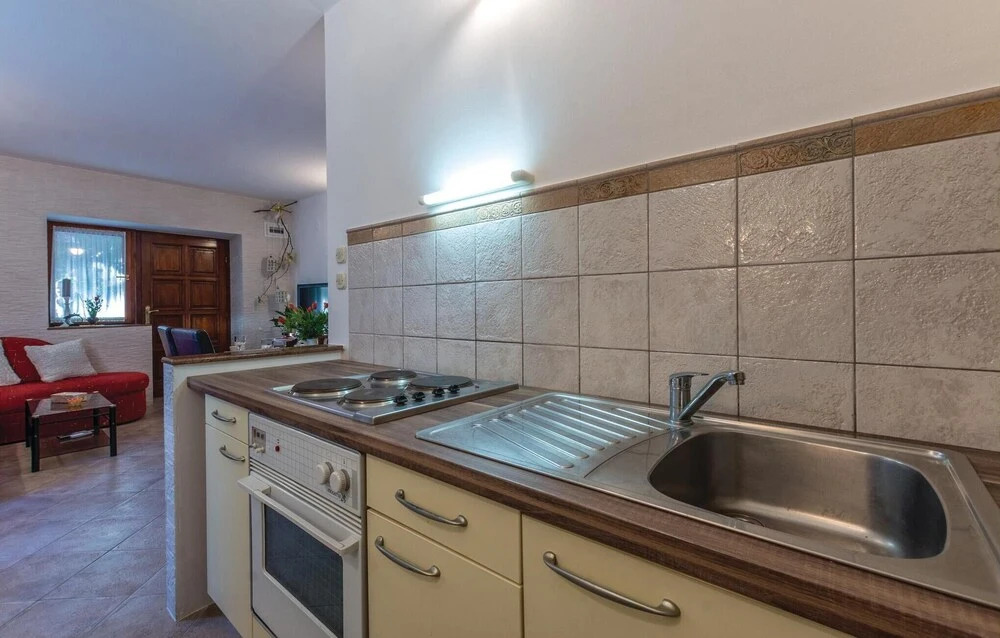 Beautiful Home in Vinisce With Wifi and 4 Bedrooms