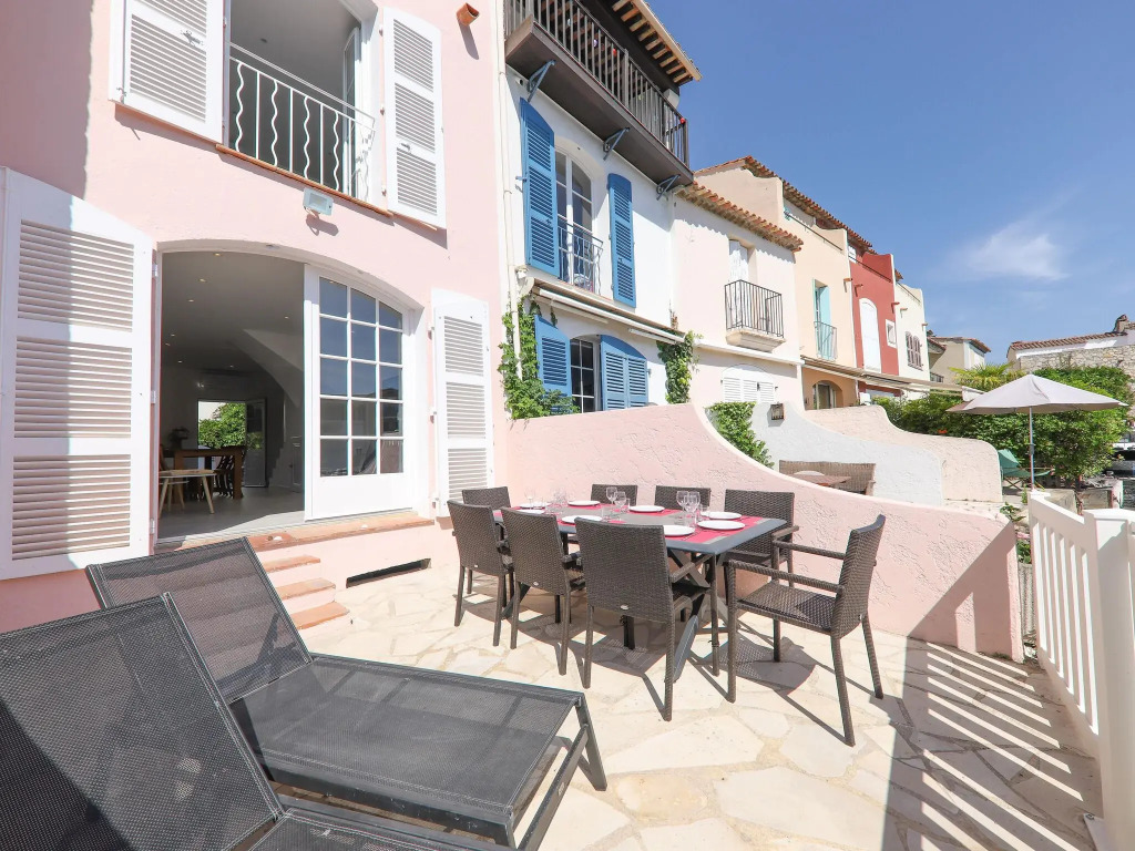 Superb holiday home in Port Grimaud with jetty