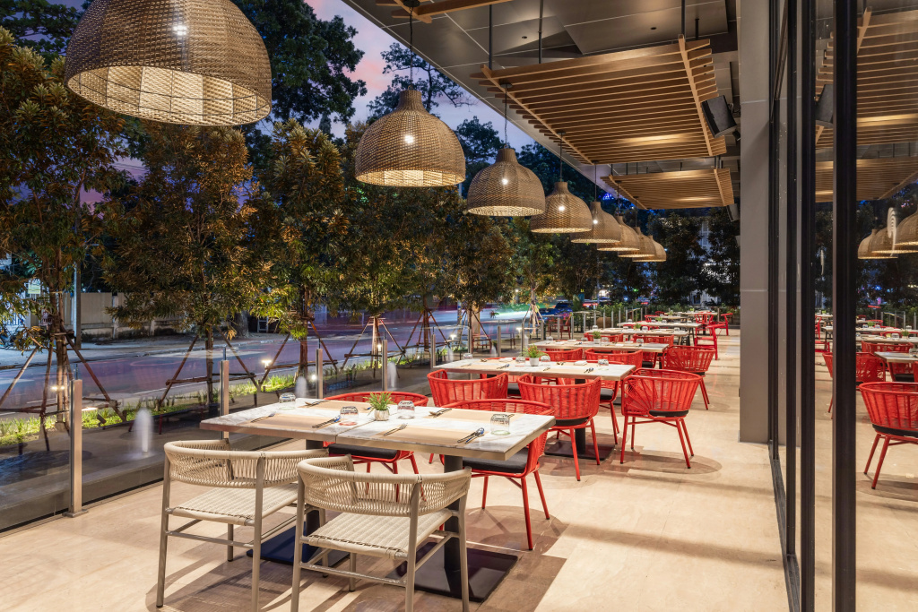DoubleTree by Hilton Vientiane