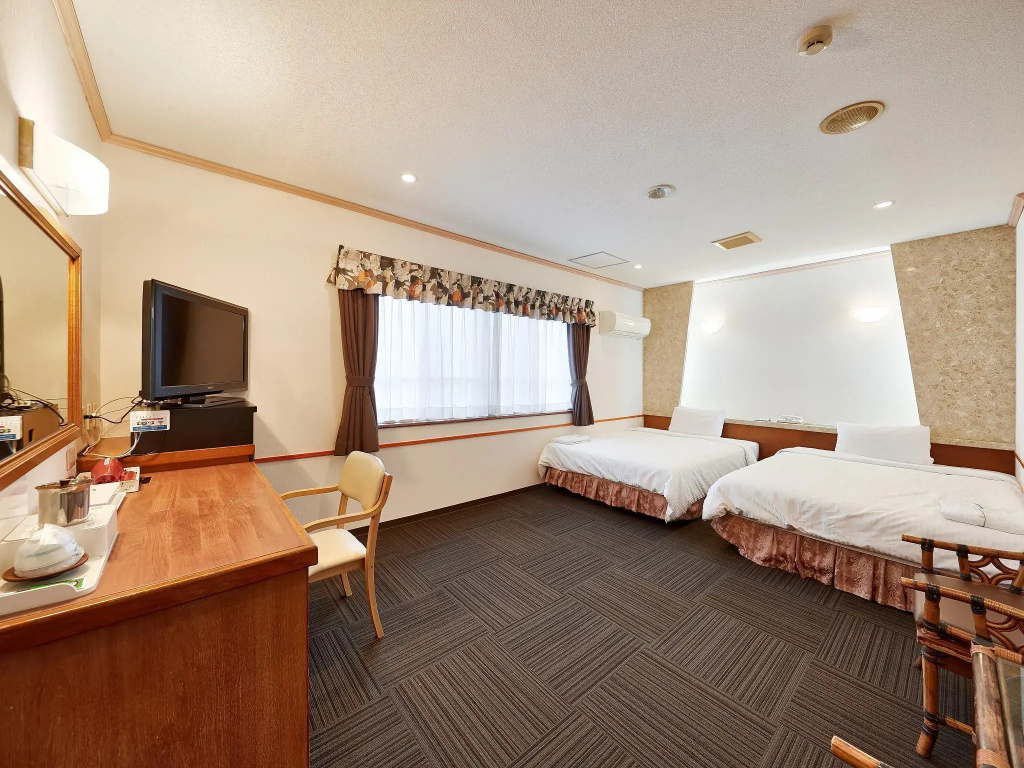 Crown Hotel Okinawa