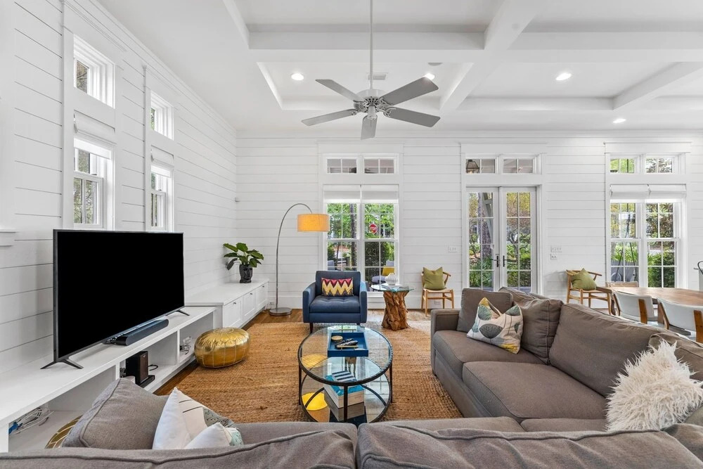 Pet Friendly Watercolor 4br Home In The Lake District 4 Bedroom Home by RedAwning