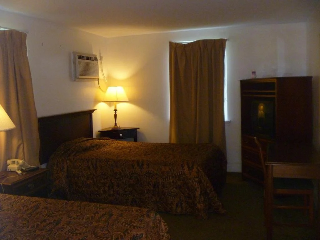 Motel 22 Mapleton Depot