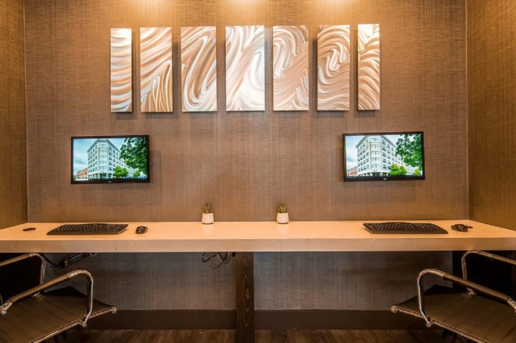 BEST WESTERN PLUS Carlton Plaza Hotel