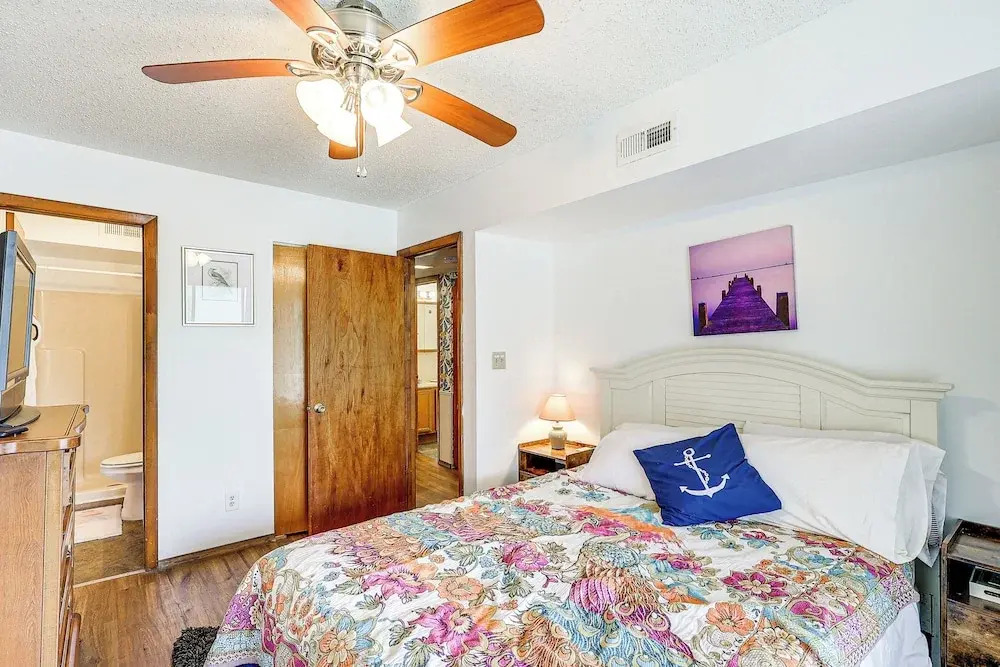 Unwind Poolside, Walk to Sand! Ocean City Condo