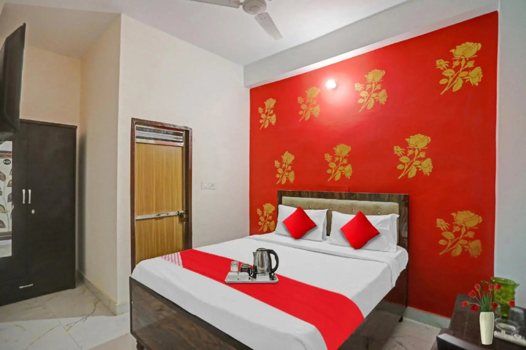 OYO Flagship 70173 A One Hotel