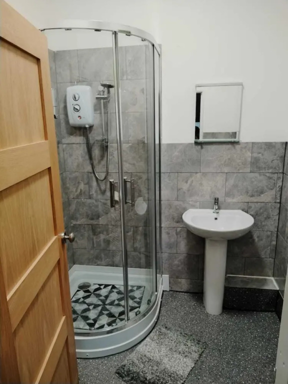 Immaculate 4-bed Apartment in Liverpool