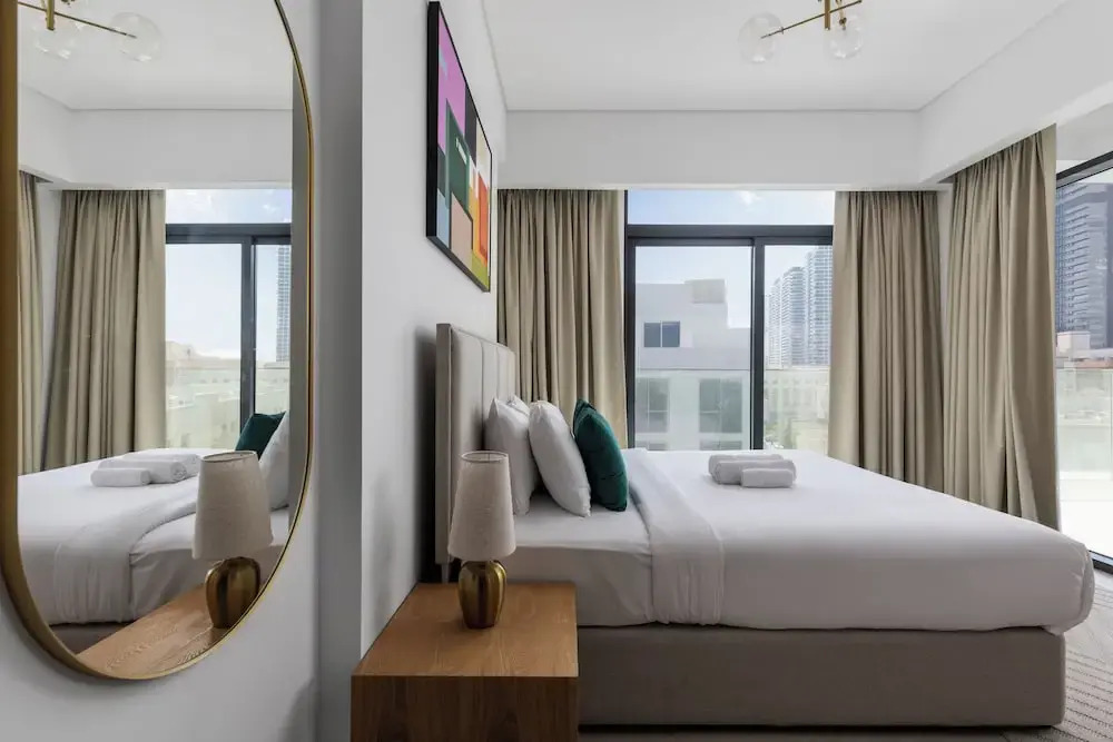 Waves - Luxurious Comfort with City Views in Oxford 212