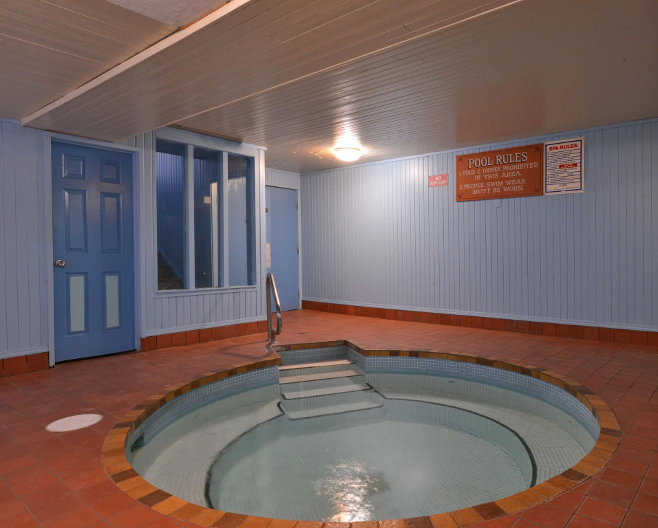 Canadas Best Value Inn & Suites-Vernon
