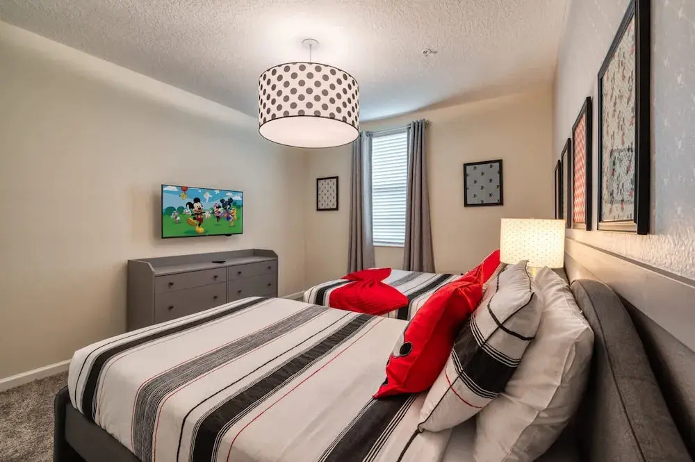 Modern 2BR Condo w Mickey Room - Family Perfection