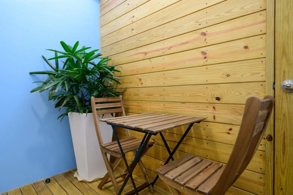 Summer Sea Hostel