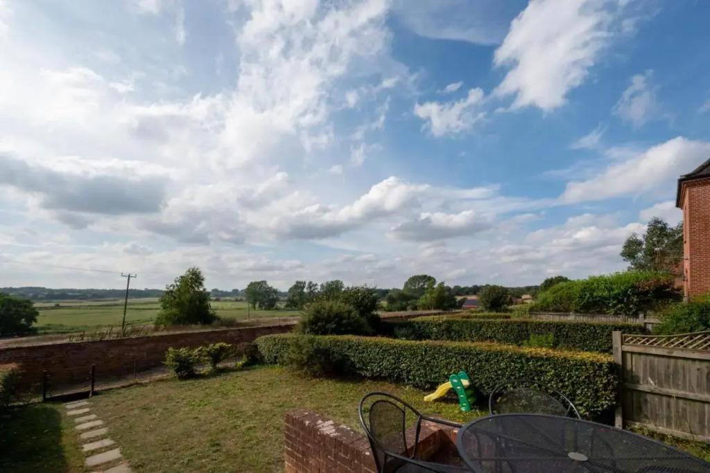 4 Bed in Halesworth oc-mdh