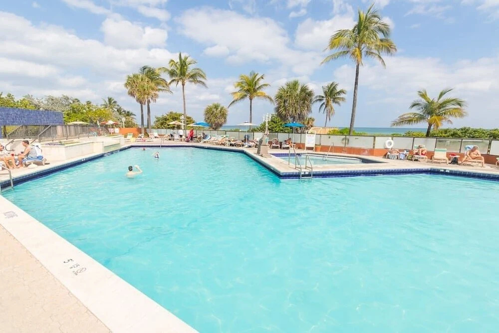 636 Ocean View Hollywood Beach