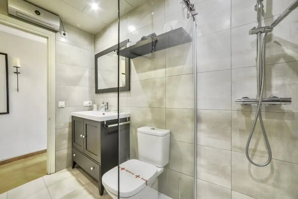 Apartment - 2 Bedrooms with Pool and Sea views - 104993