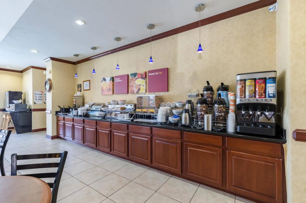 Comfort Suites Galveston Cruise Port Area - Beachside