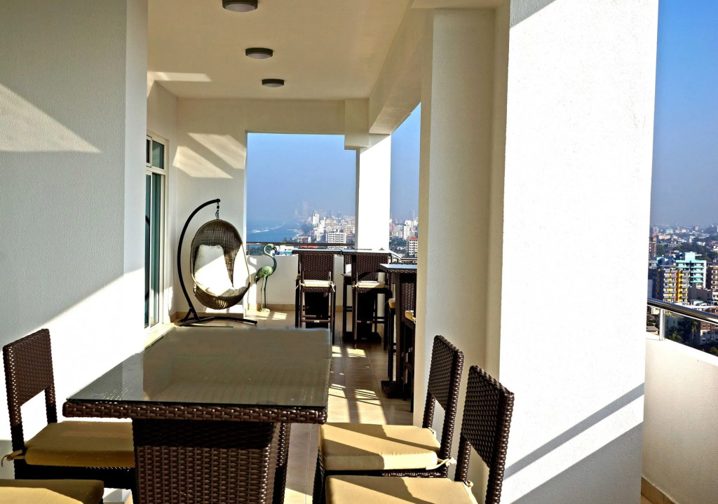 The Penthouse Above Sea