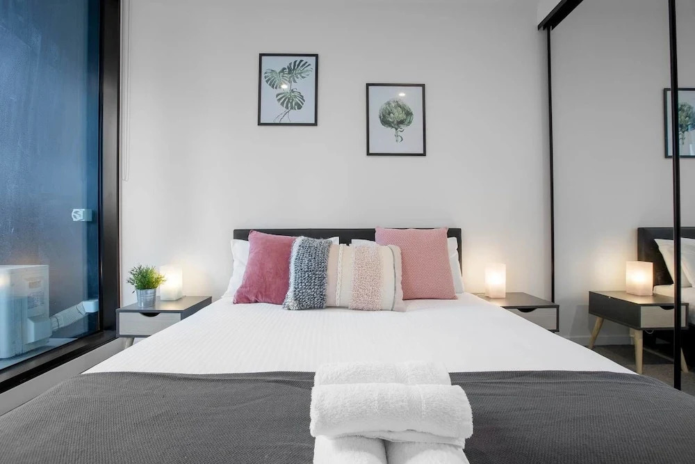 91cozy One Bedroom South Yarra Lively Neighbour