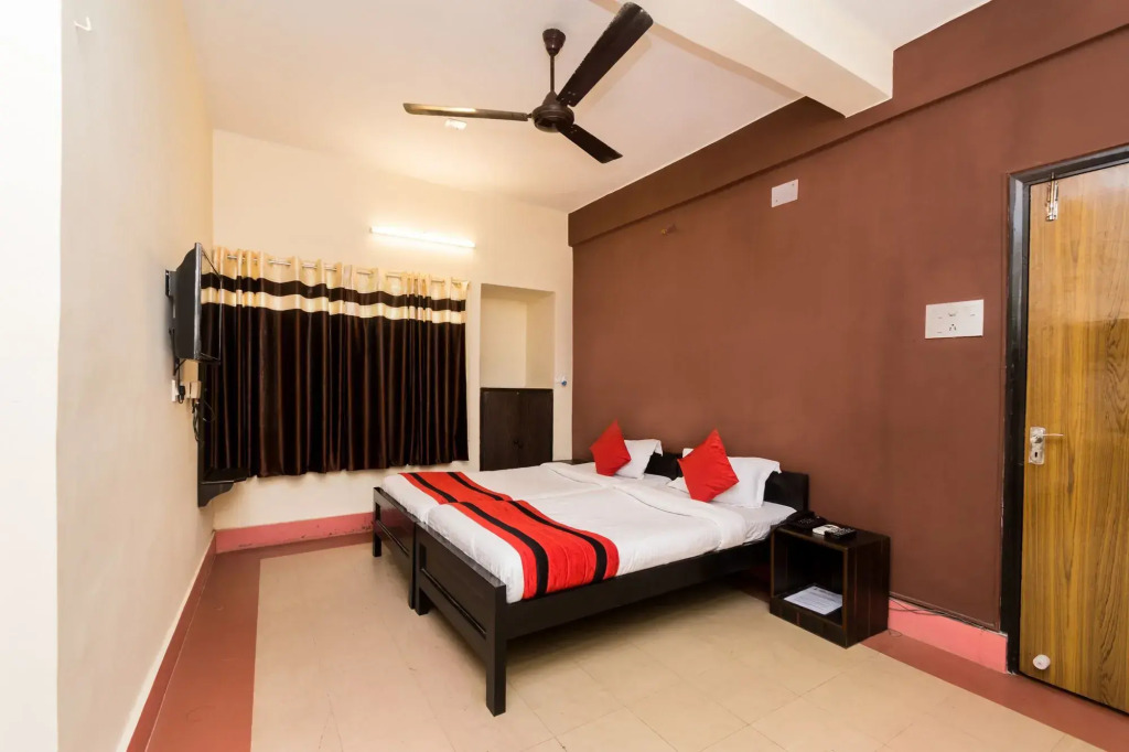 Hotel Penguin by OYO Rooms
