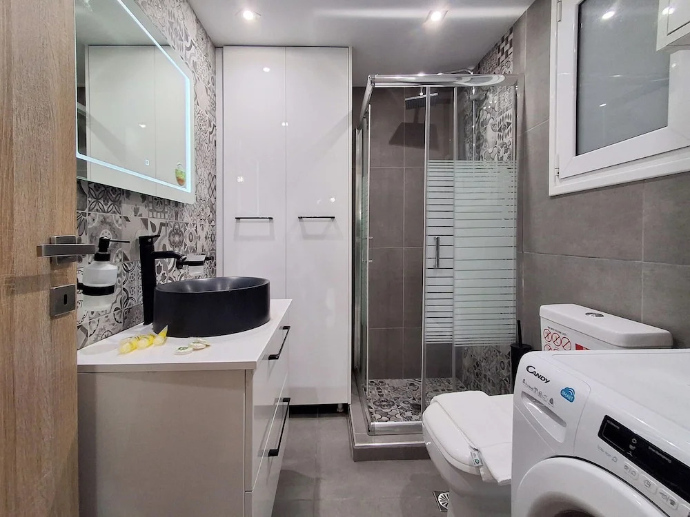 Stylish studio in Thissio near Acropolis