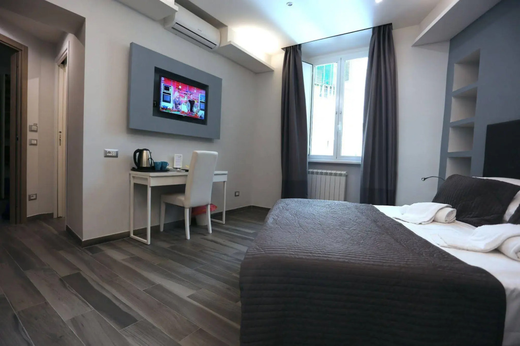 B&B Home 77