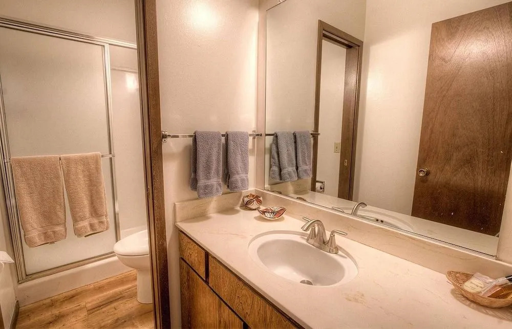 KWC1055 - Kingswood Cornerview