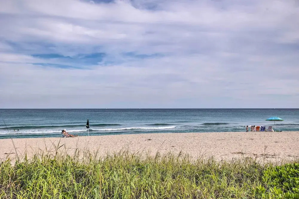 Cozy West Palm Beach Condo: 1 Block to Shore!