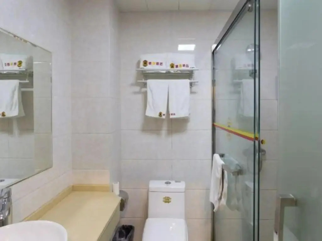 Super 8 Hotel Lianyungang Walking Street