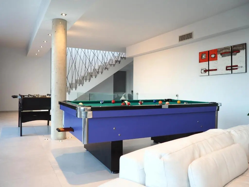 Casa Lou, architect villa with heated pool at Begur, 470m2