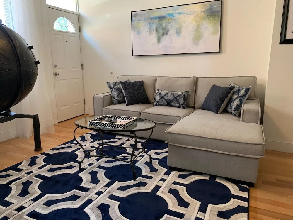 523 S 18th